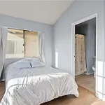 One Bedroom In Shared Townhouse With Pool