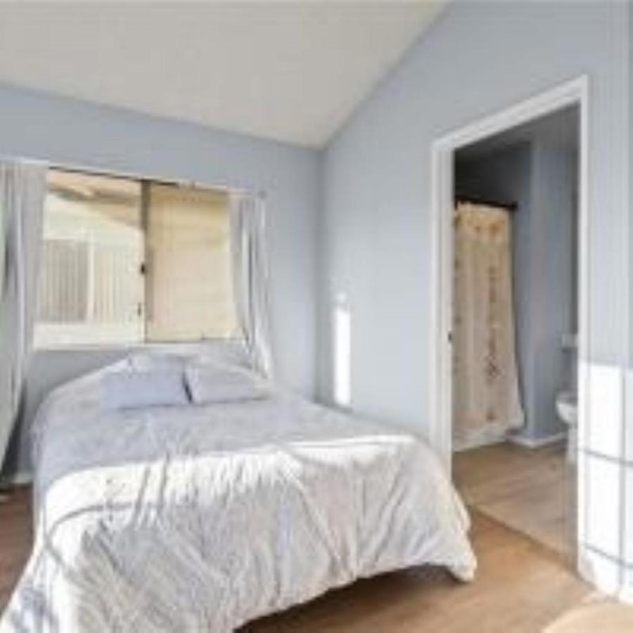 One Bedroom In Shared Townhouse With Pool Séjour chez l'habitant Los Angeles