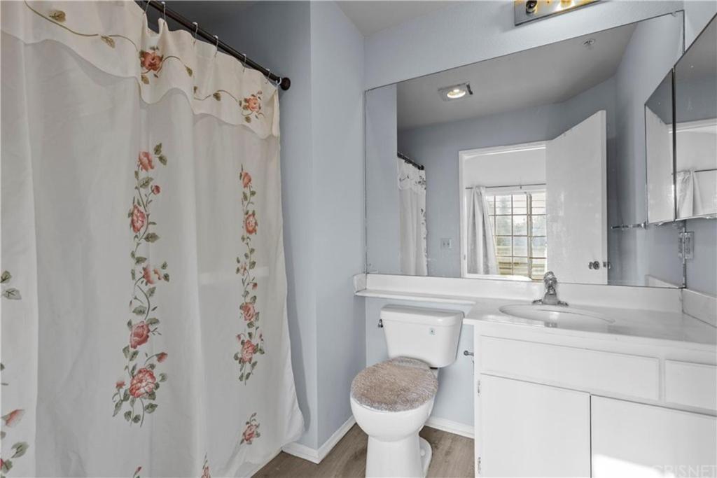 Homestay One Bedroom In Shared Townhouse With Pool