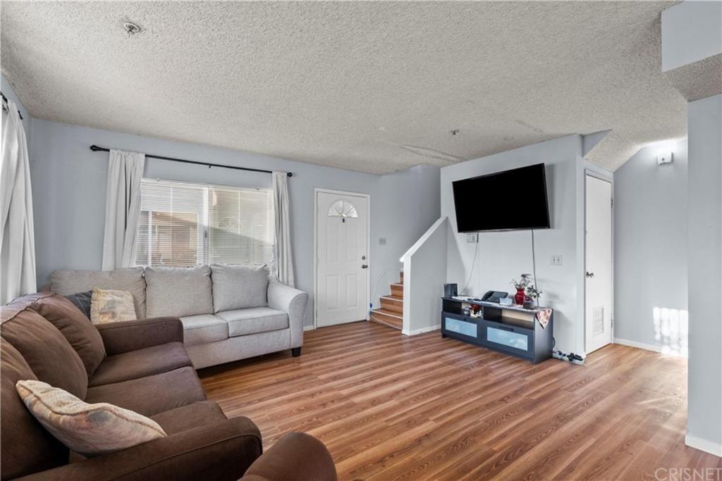One Bedroom In Shared Townhouse With Pool * Los Angeles
